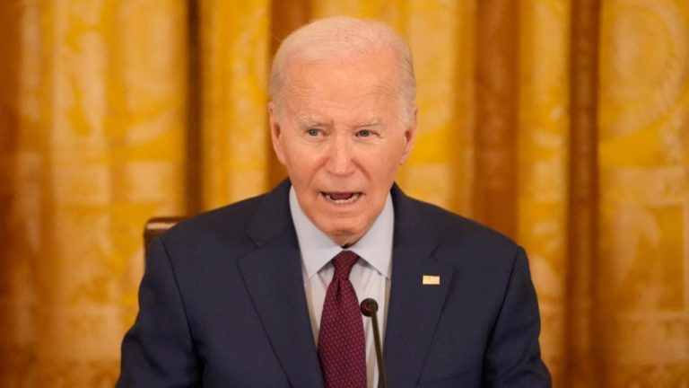 ‘Embarrassing’: Joe Biden sits dazed and confused while ignoring questions ‘Embarrassing’: Joe Biden sits dazed and confused while ignoring questions