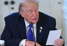 Trump Handed Secret Note During Meeting – Then All Hell Breaks Loose Trump Handed Secret Note During Meeting - Then All Hell Breaks Loose