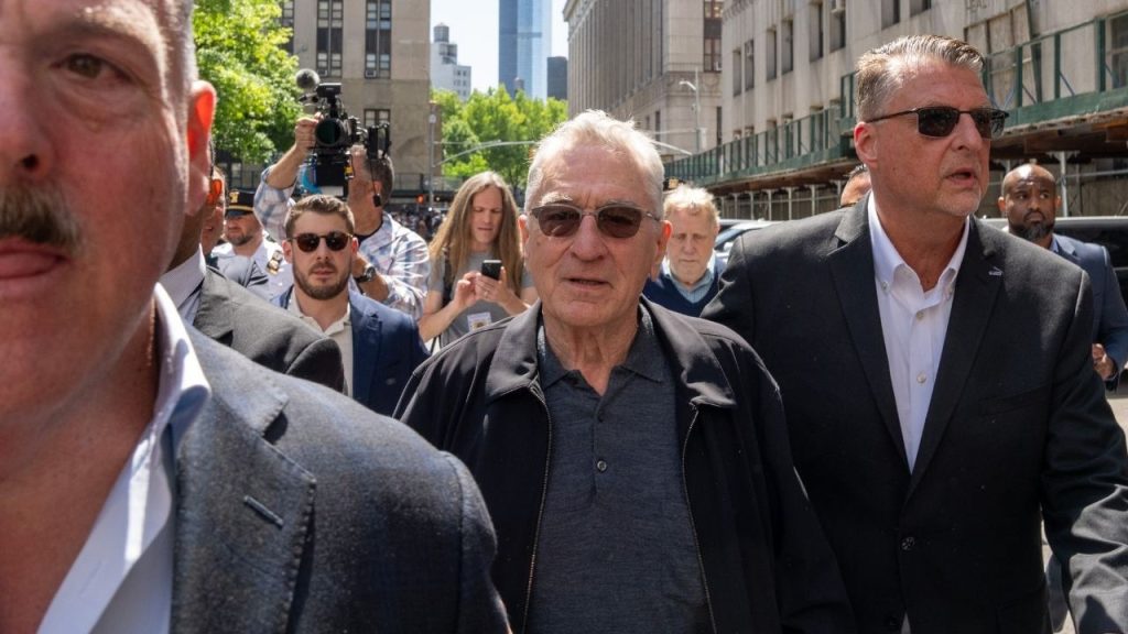 Secret Service Called – Robert De Niro Gets Brutal Wake-Up Call